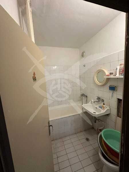 Продава се Тристаен апартамент в Пловдив, Христо Смирненски - 82 кв.м за 2257 €/кв.м - Снимка #3