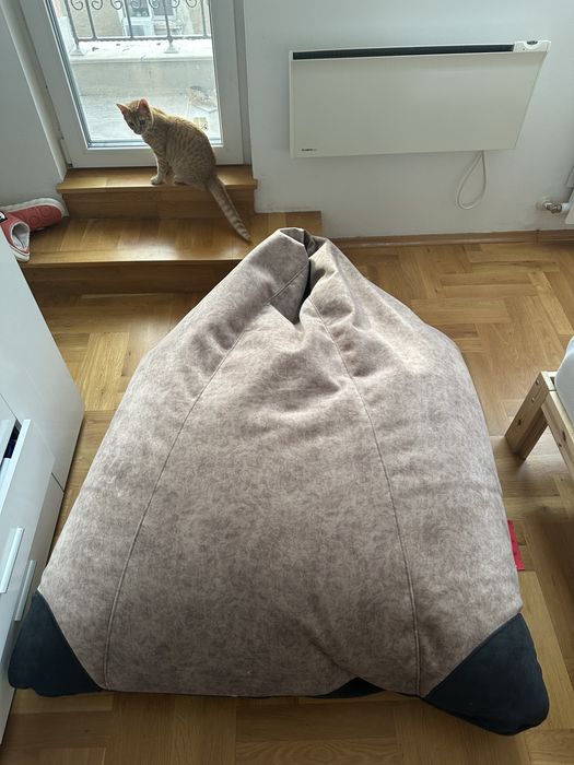 Продавам Пуф във формата на круша