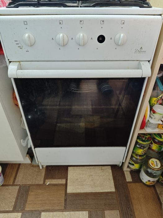 Продам газовую плиту Дарина