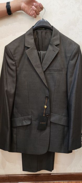 Продам мужской костюм