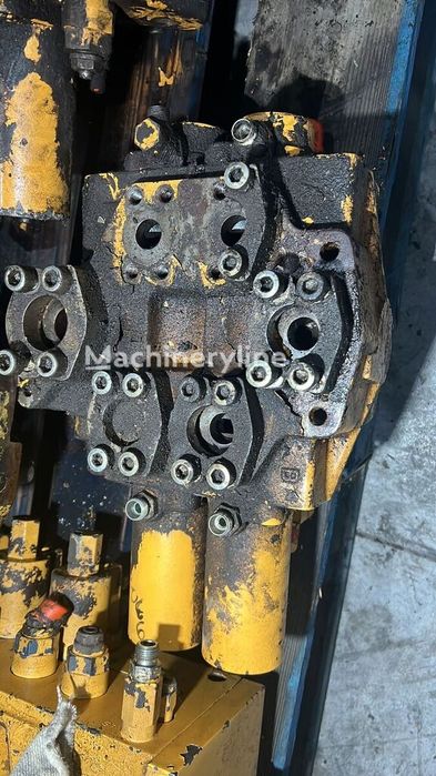 Distribuitor hidraulic pentru excavator Liebherr 932