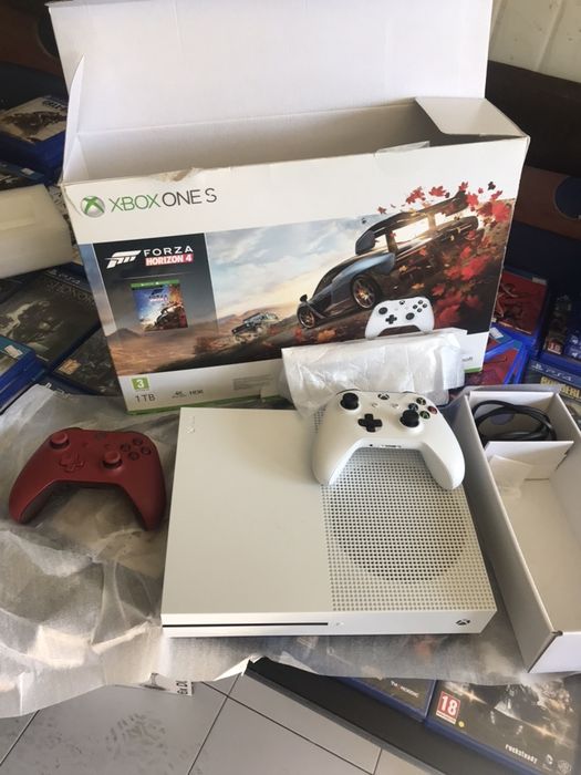 Xbox one s impecabil 1 joc cadou 1 tb memorie