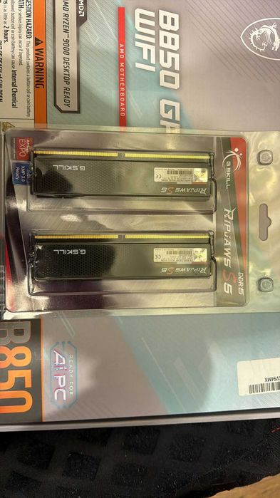 Placa de baza MSI B850 GAMING PLUS WIFI cu procesor AMD Ryzen 7 9800x3D 4.7Ghz si 32gb ddr5 Gskill 6000Mhz cl36