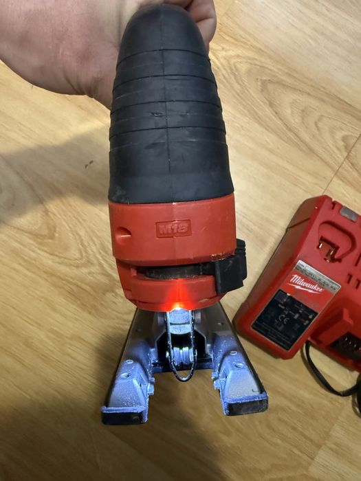 Milwaukee M18 BJS Зеге