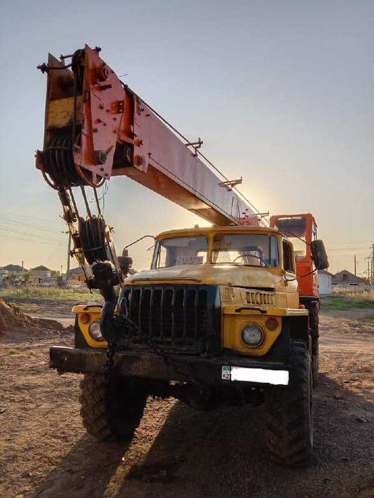 Автокран Урал КС /16 тонн /1994г.в.