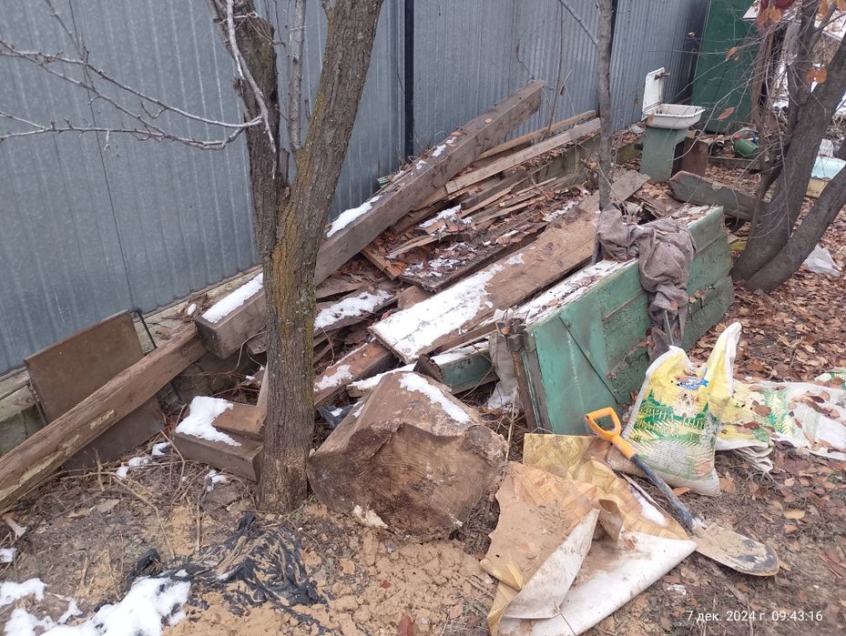 Доски на дрова примерно 3-4 куба