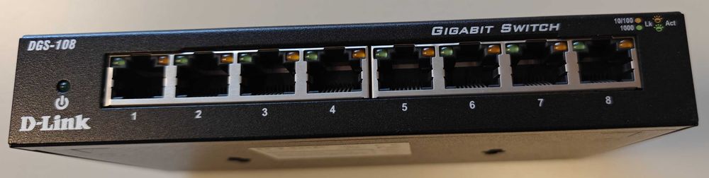 Прродавам Суич D-Link DGS-108, 1000Mbps 8Port switch