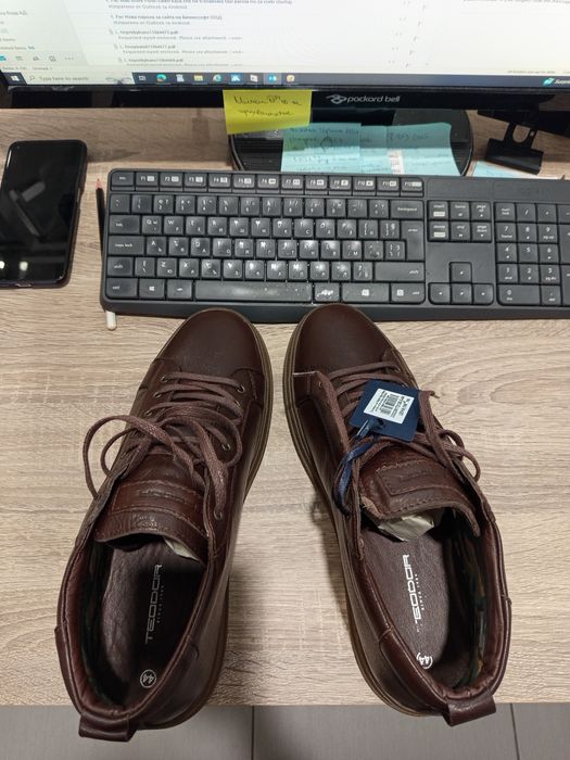 Продавам нови оригинални кецове ест кожа Теодор