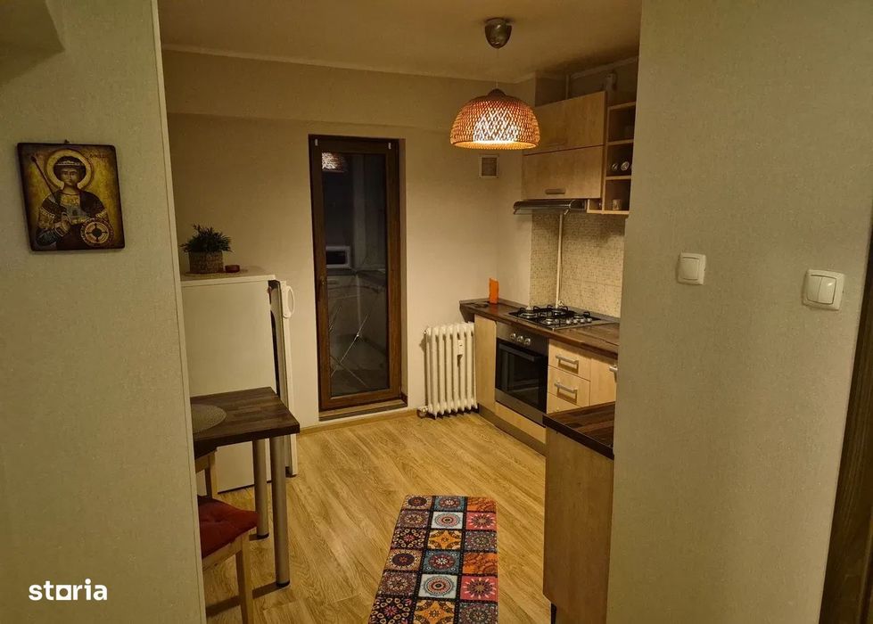 Garsonieră Premium | Piața Victoriei | 100 M De Metrou | Balcon | 40