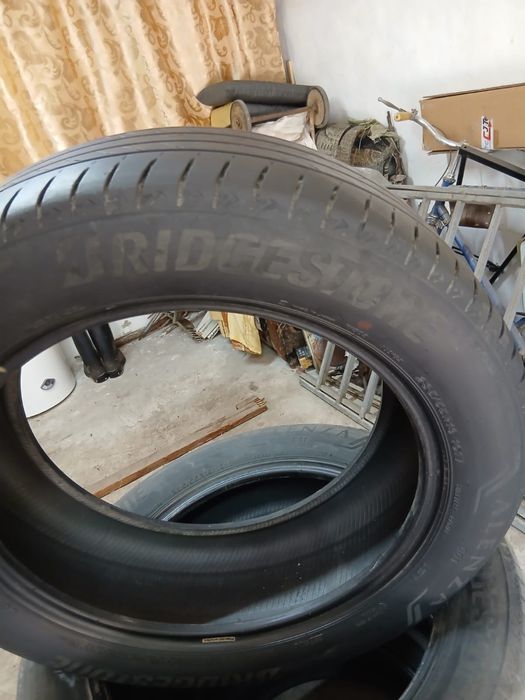 Продам комплект шин Bridgestone Alenza