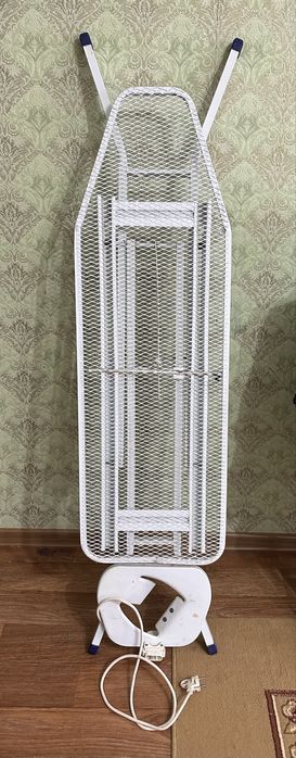 Большая гладильная доска с розеткой