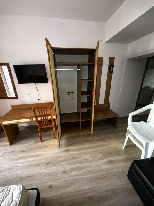 Огледало за стена два вида