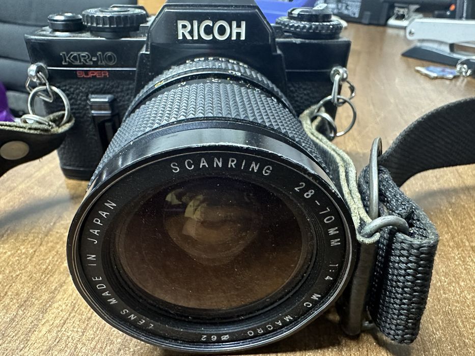 Aparat foto Ricoh KR-10