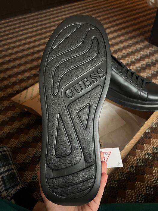 Кожени обувки Guess