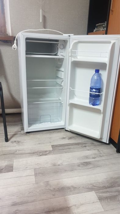 Холодильник, почти новый