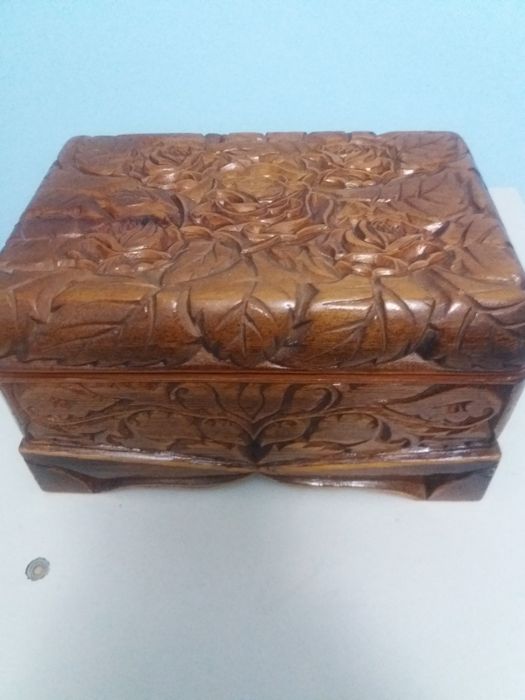 Шкатулка    из    дерева.