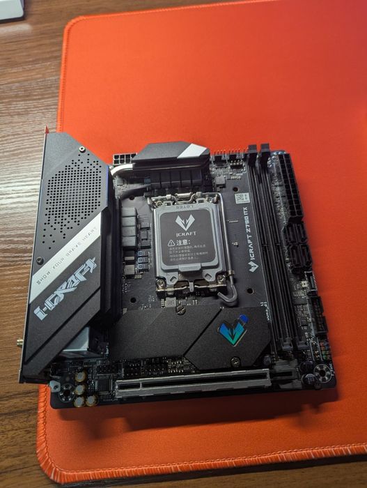 Itx z790 + 13400ф состояние как новое