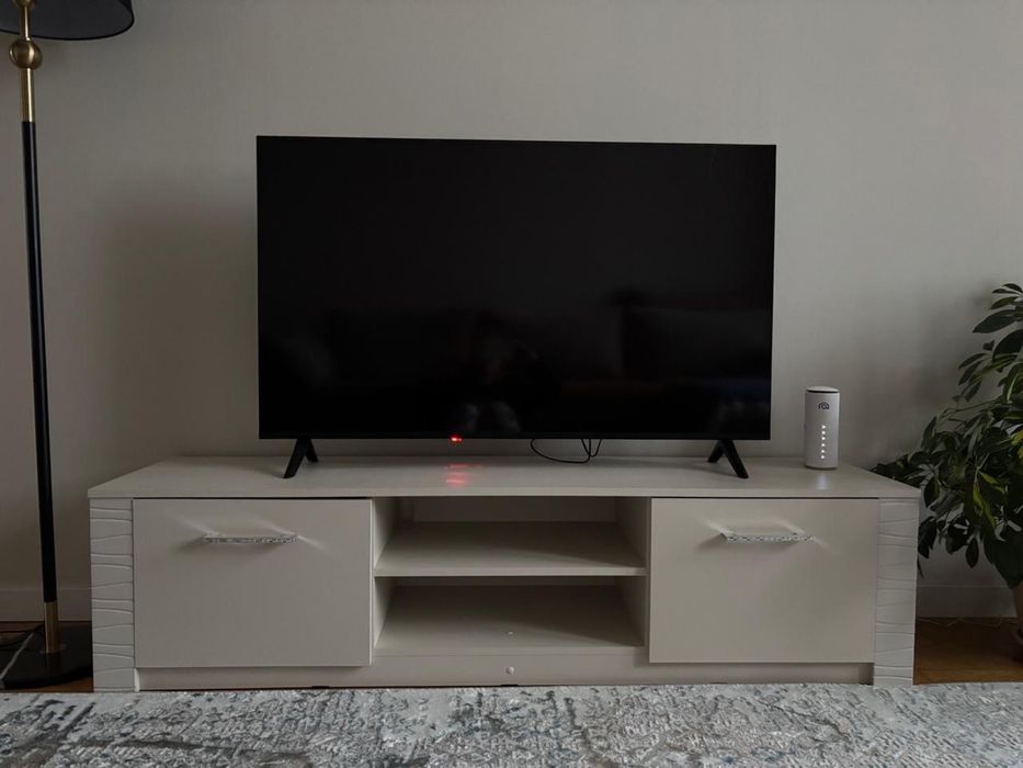 Тумба под тв. В идеальном состоянии