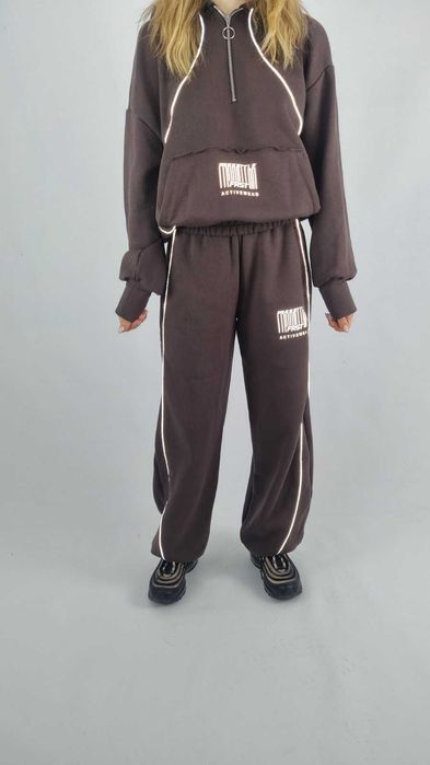 Дамски спортен екип