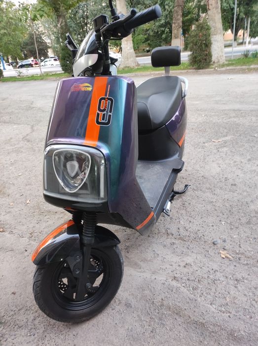 Скутер сотилади холати зу́р