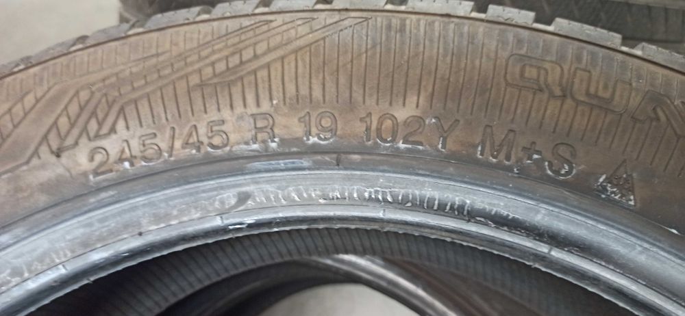 2бр.зимни гуми 245/45/19 Vredestein