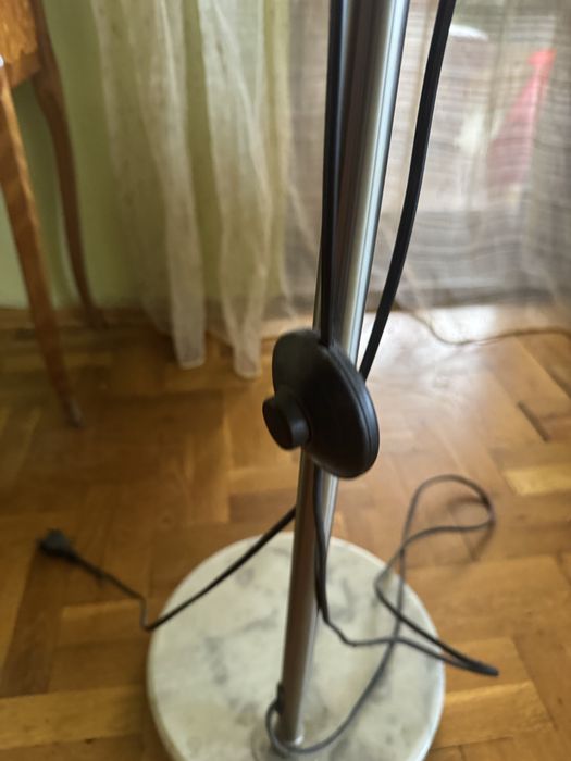 Изискан стоящ  лампион