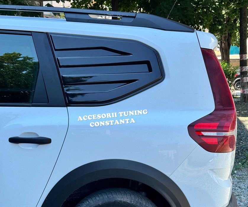 Ornament - Protectie Geam Dacia Jogger Negru Lucios