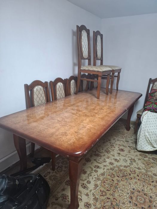 Продам стол с 12 стульями, 200 тыс , торг есть