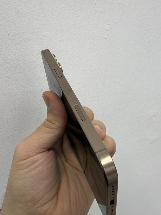 Iphone 16 pro max 256 gold идеал