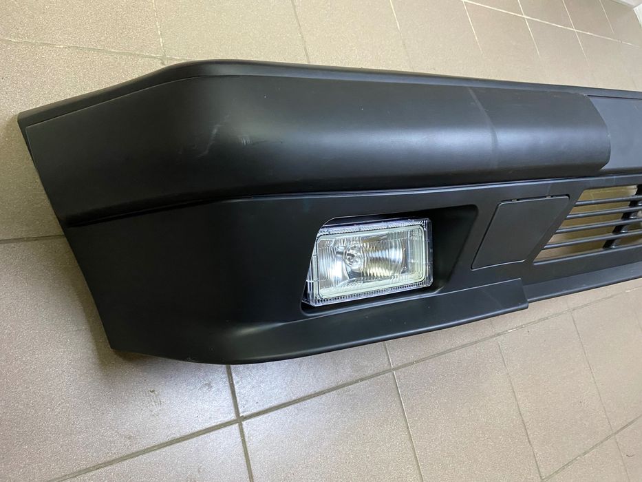 Бампер передний Мерседес W124 AMG в сборе