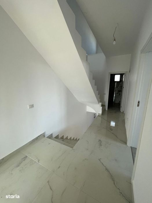 Duplex 4 camere + mansardă | 3 băi | Curte amenajată | Gata de mutat