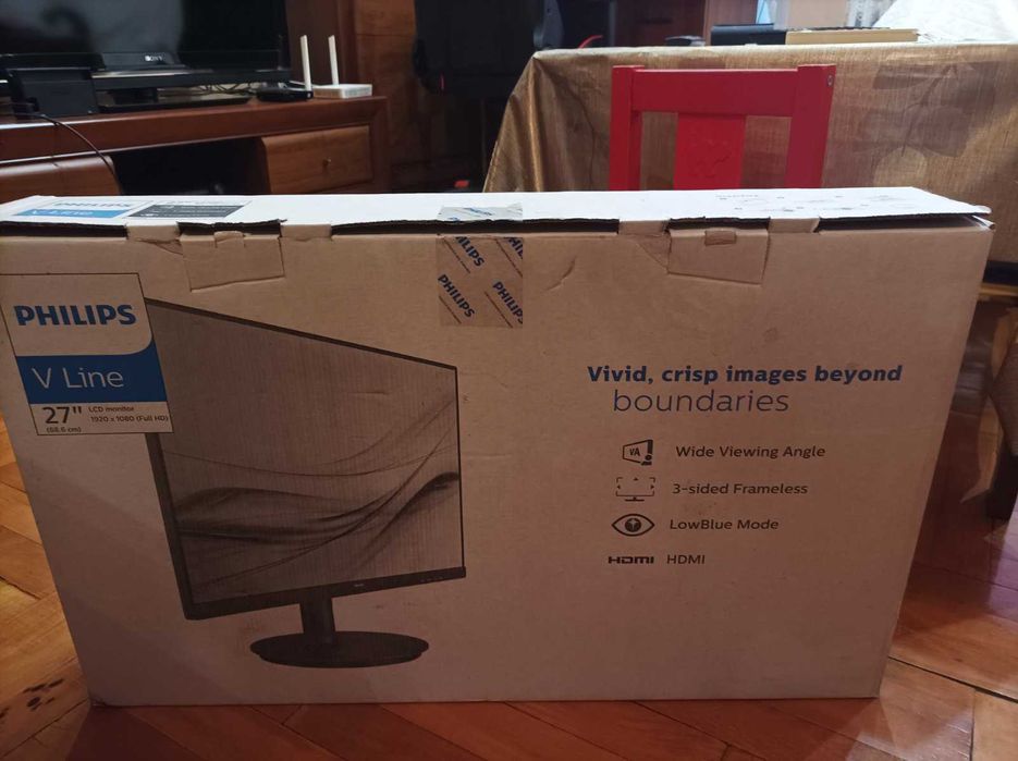 Монитор на PHILIPS 27инчов  1920x1080 full HD 100Hz