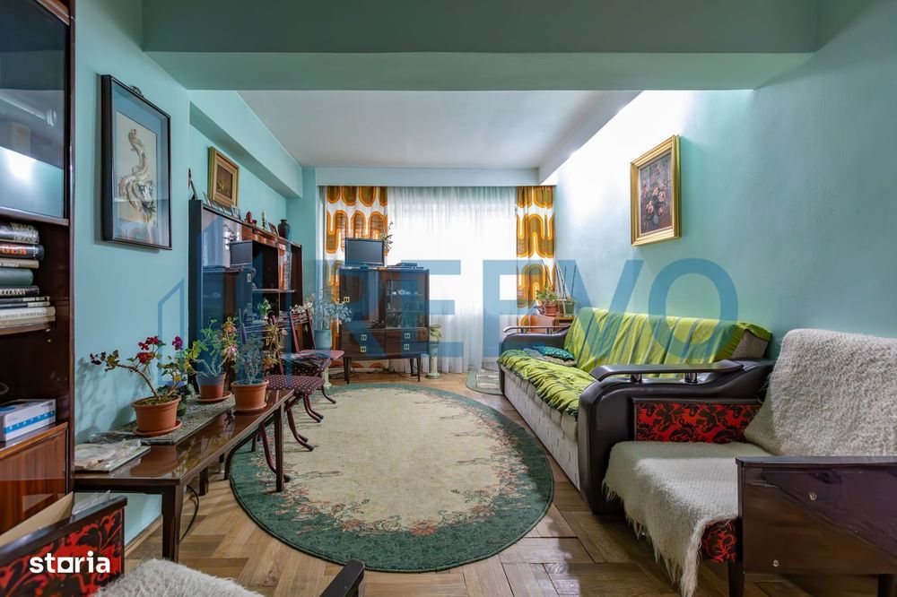 Apartament 4 camere, et. 1, str. 9 Mai, Bacău