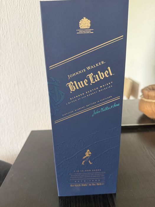 Johnnie Walker Blue label колекционерскa бутилка