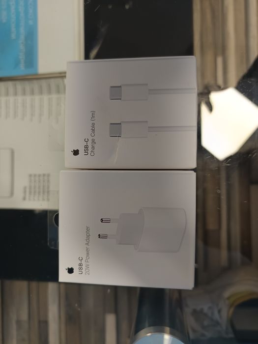 Адаптер и кабел за зареждане