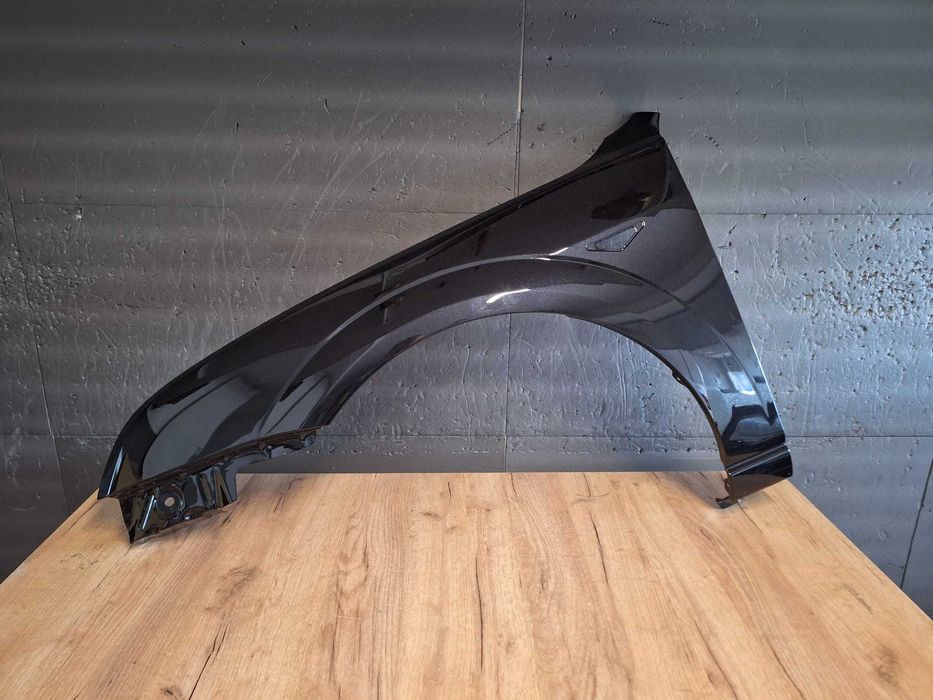 Aripa Fata Stanga Ford Mondeo 2000-2007 (Black Panther (Negru))