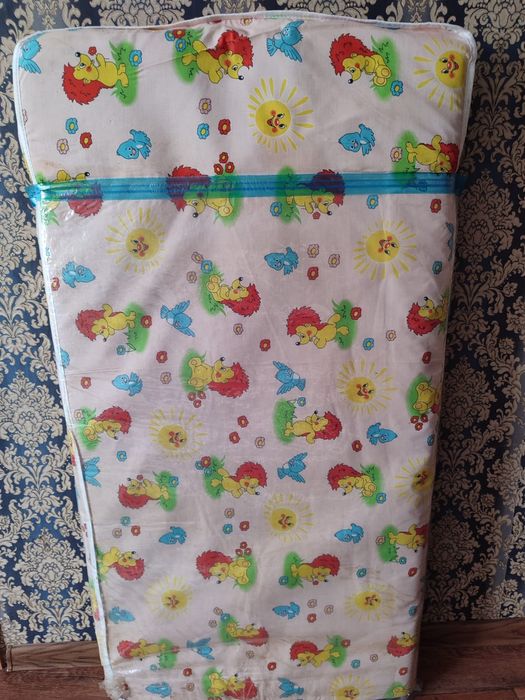 Продам матрас детский