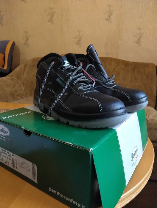 Нови работни обувки