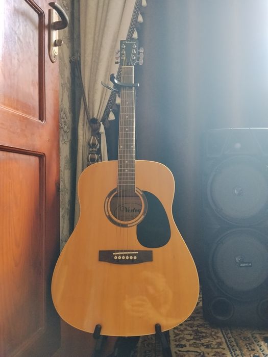 Продам Гитару Veston d-40