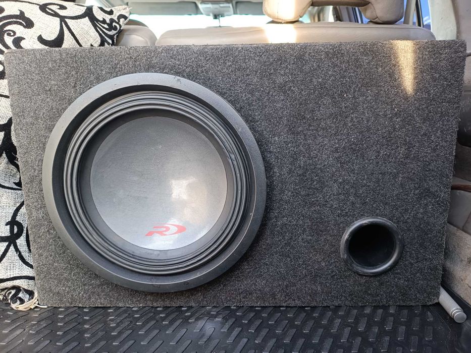 Сабвуфер Alpine с усилителем