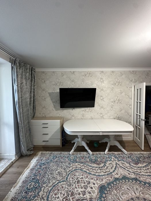 Стол новый деревяный