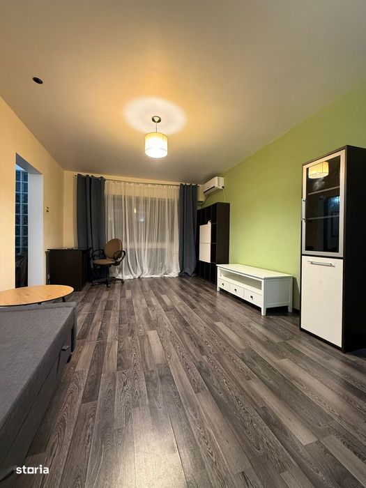 Inchiriez apartament 3 camere semidecomandat capat cug