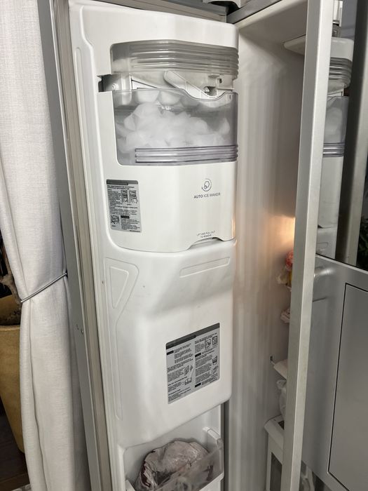 Холодильник LG в очень хорошем состояни