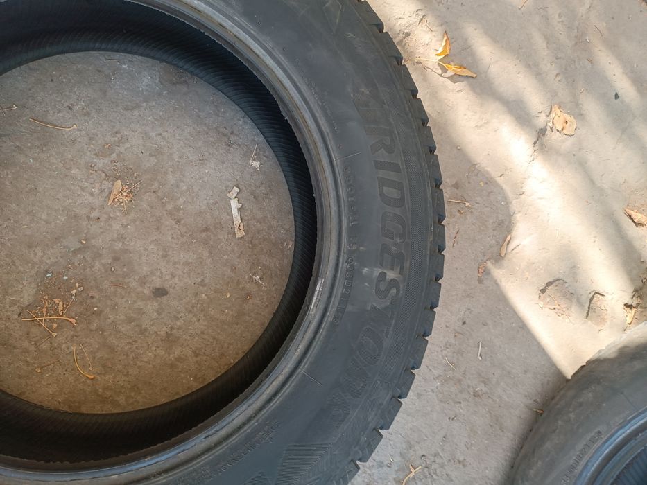 Продам комплект шин 225/65r17