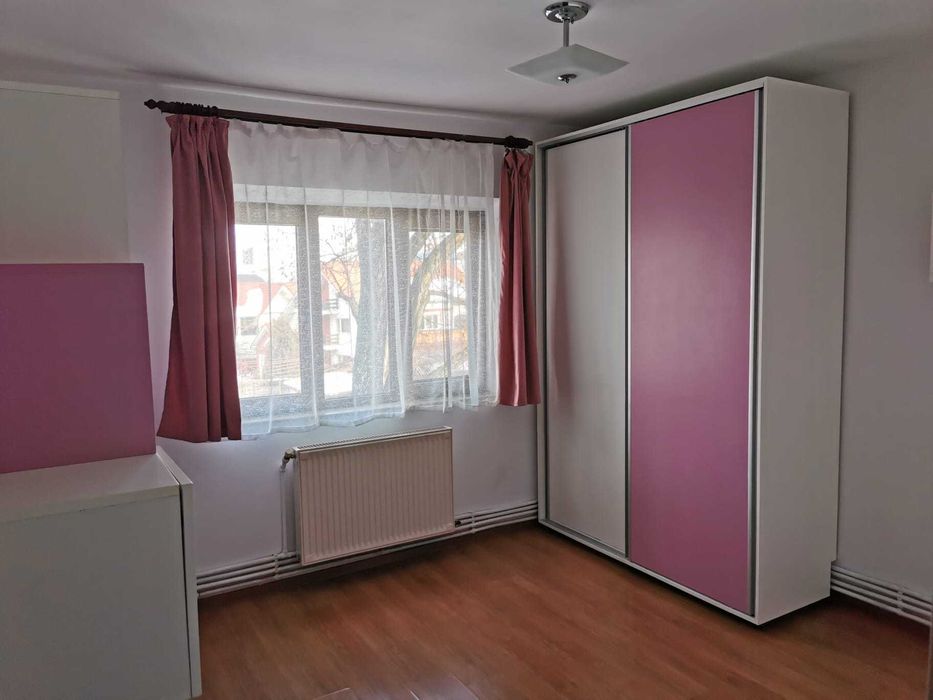 Închiriez apartament