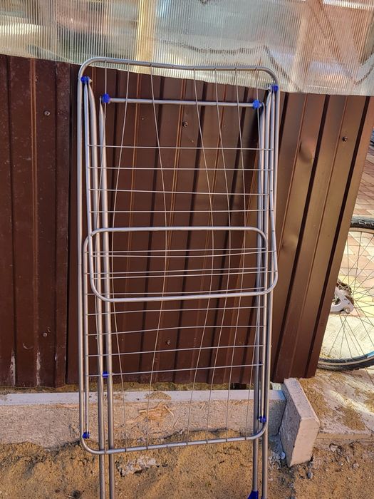 Сушки для белья,  находится в  районе бани Самал