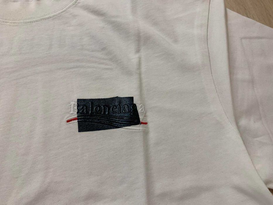 Нови мъжки тениски BALENCIAGA нови с етикети в черен и бял цвят.