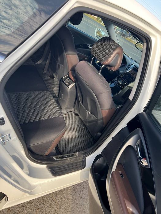 Продаётся HYUNDAI AZERA 2015