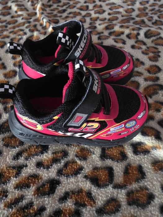 Adidasi Nike Scheckers 22 23