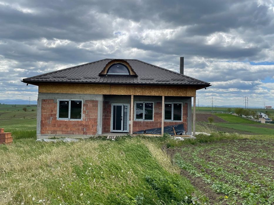 Casa Ipotesti 8 ari de teren